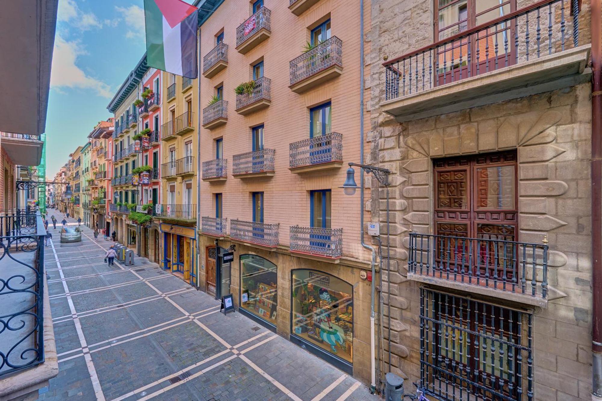 Apartamento Balcon Del Arte By Clabao Pamplona Exteriör bild